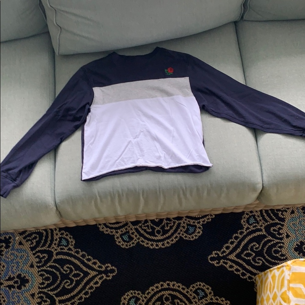 WOMENS XS CROPPED LONG SLEEVE ROSE EMBORIDERY